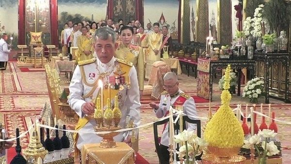 สมเด็จพระเจ้าอยู่หัว เสด็จฯ ในการพระราชพิธีบรมราชาภิเษก 