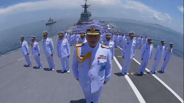 ทหารเรือ 3 พันนาย แปรอักษรเฉลิมพระเกียรติ รัชกาลที่ 10 