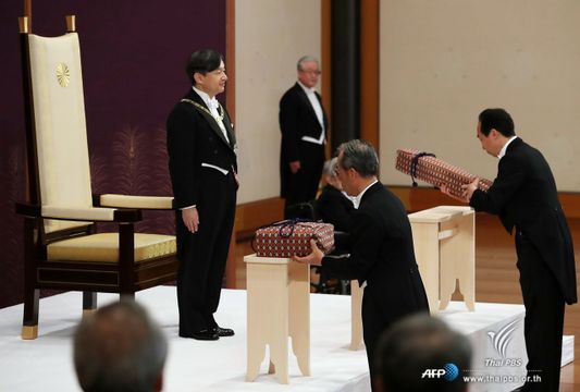 สมเด็จพระจักรพรรดินารูฮิโตะเสด็จขึ้นครองราชย์