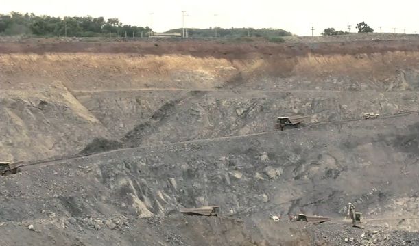 ปากเหวถึงก้นเหวเหมืองอัครา