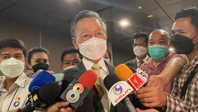 "ชวน" กรีดคนปชป.อย่าเตะถ่วงพรรค พร้อมให้กำลังใจ"จุรินทร์"