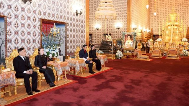 ในหลวง-พระราชินี กษัตริย์จิกมี-ราชินีภูฏาน ทรงบำเพ็ญพระราชกุศลพระพิธีธรรมสวดพระอภิธรรมพระบรมศพสมเด็จพระบรมราชชนนีพันปีหลวง
