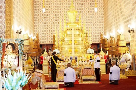 ในหลวง-พระราชินี ทรงบำเพ็ญพระราชกุศลสัตตมวาร ถวายพระบรมศพ "สมเด็จพระบรมราชชนนีพันปีหลวง"