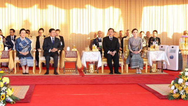 “ในหลวง-พระราชินี” ทรงเสด็จร่วมเปิดสะพานมิตรภาพไทย-ลาว แห่งที่ 5 (บึงกาฬ-บอลิคำไซ)