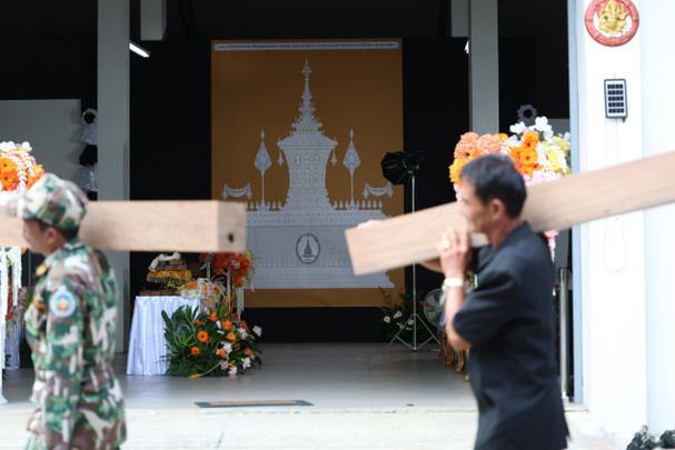 วธ.รับมอบ "ไม้จันทน์หอม" จัดสร้างพระโกศจันทน์-หีบพระศพ "เจ้าฟ้าพัชรกิติยาภา"