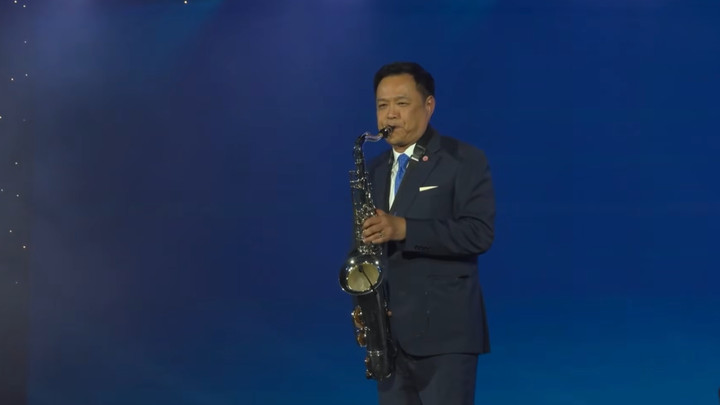 Thai PM bids musical farewell to IMF-World Bank delegates