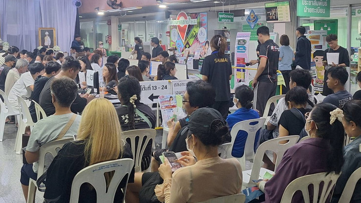 วันเดียว 1,800 คน ยื่นเอกสารขอเยียวยาน้ำท่วมเขตสายไหม 