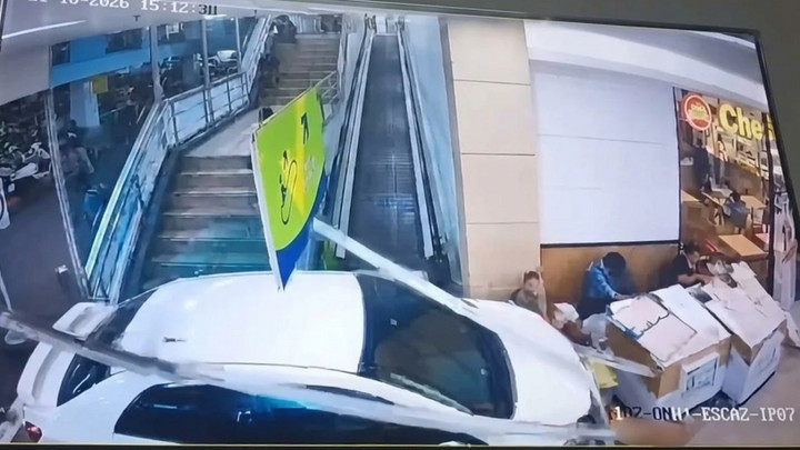 Six injured after car smashes into On Nut shopping mall