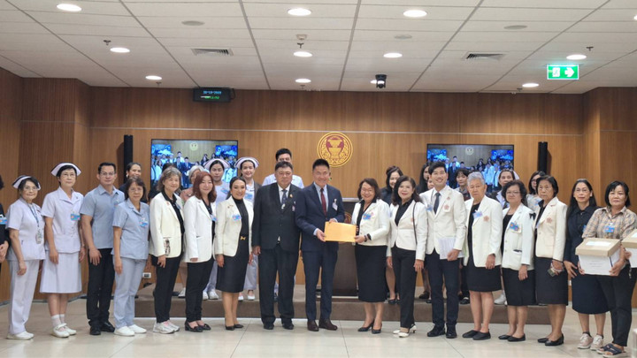 65,000 names submitted to parliament to oppose community volunteer nurse program