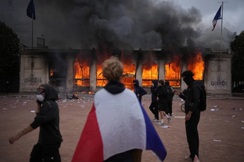 สถานการณ์ความรุนแรงของประท้วงในฝรั่งเศส (AFP)