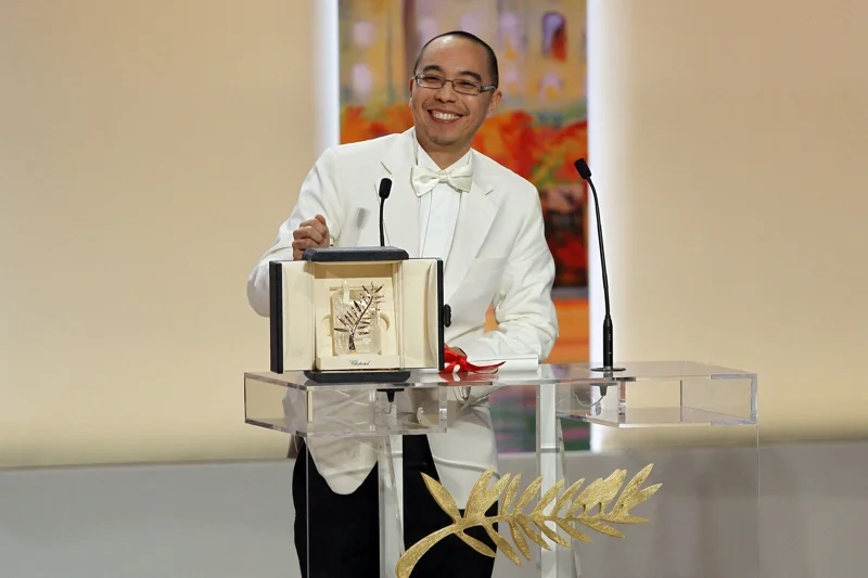 Apichatpong Weerasethakul, one of the Thai &lsquo;New Wave&rsquo; film directors, while receiving the Palm d&rsquo;Or in 2010 (Photo: Francois Guillot/AFP)