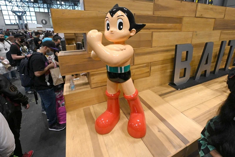 หุ่นตัวละคร Astro Boy ในงาน New York Comic Con 2021 (ภาพจาก: Bryan Bedder/Getty Images via AFP)